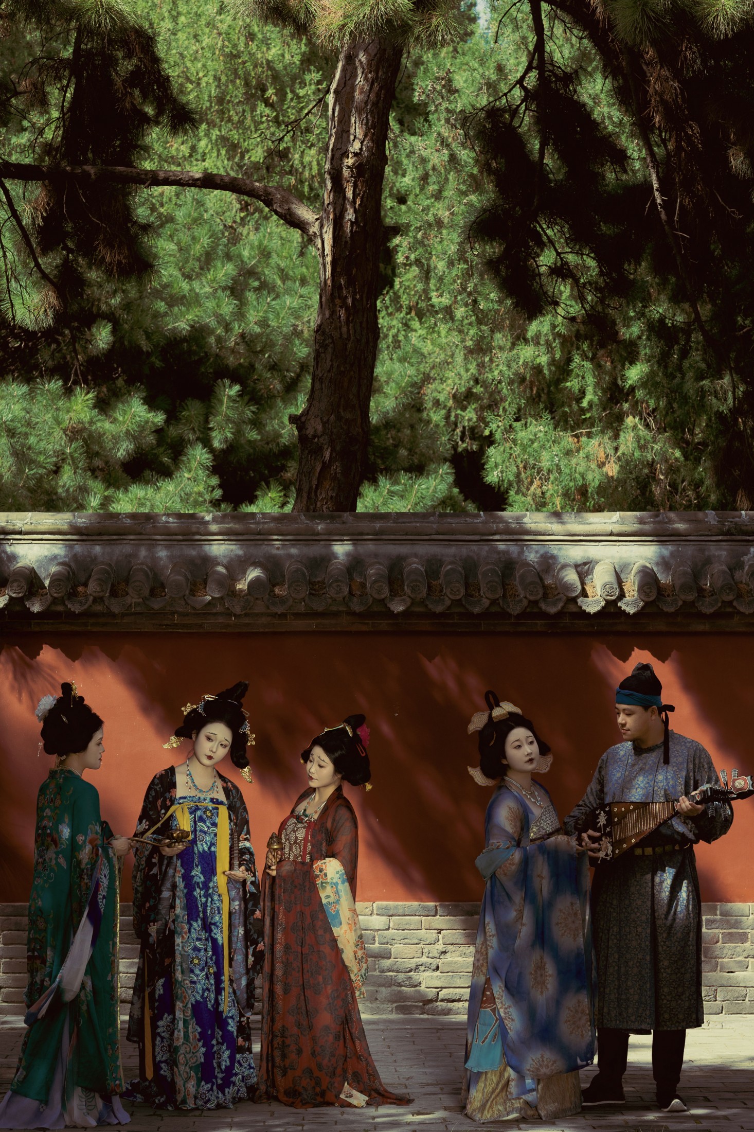 – 《秋游古寺》[27P]