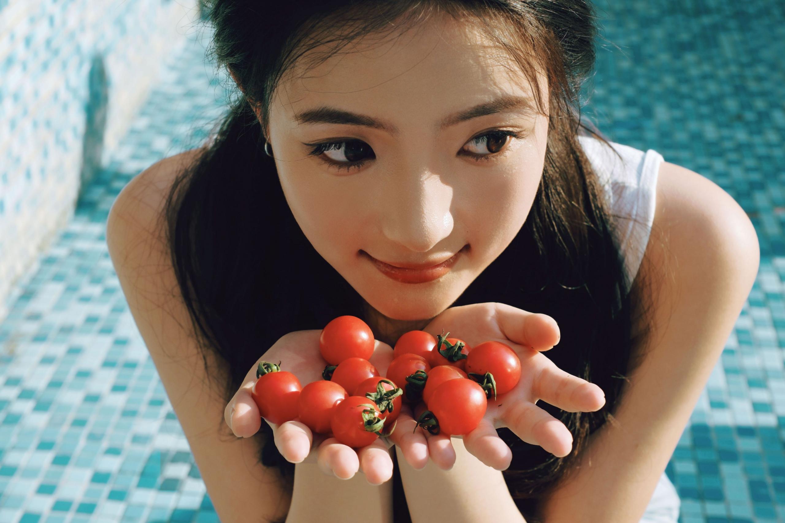 何薇羽 – 《蕃茄味的夏天》[9P]