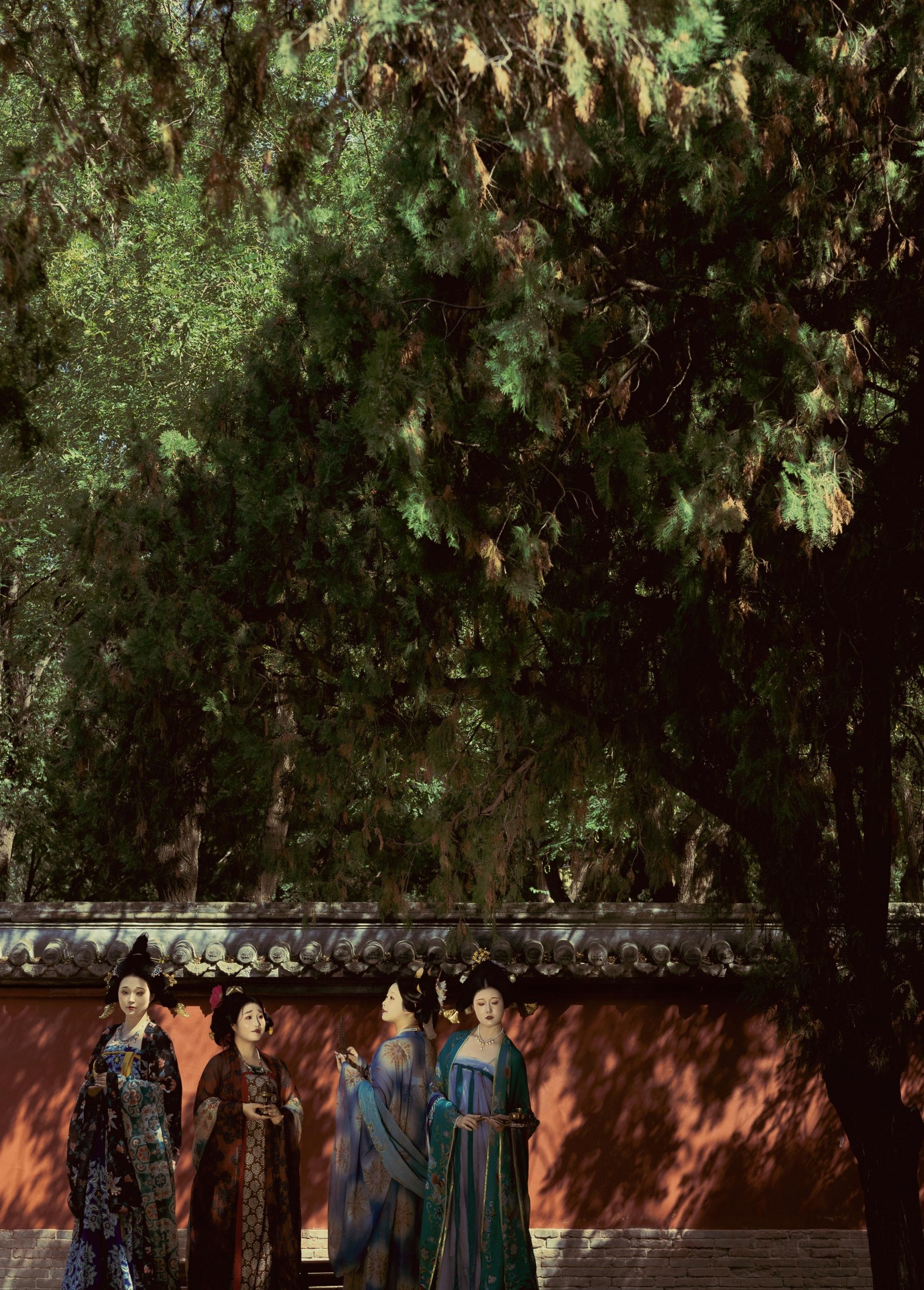 – 《秋游古寺》[27P]