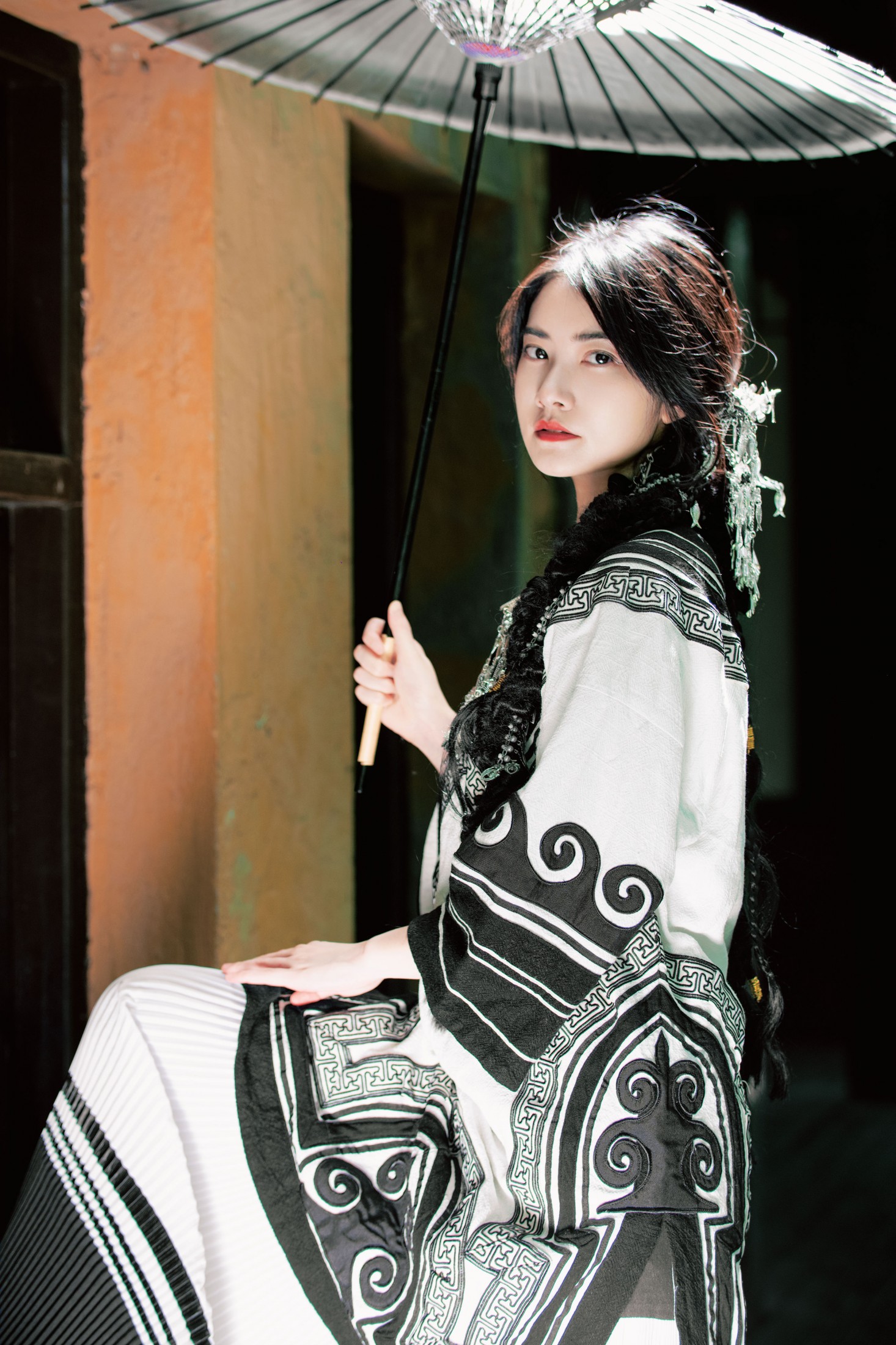 Sandra - 《彝族少女》[57P] 插图1