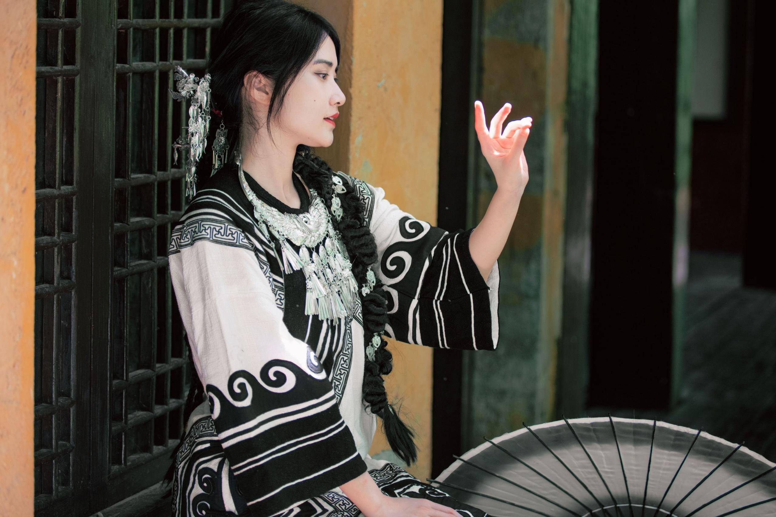 Sandra - 《彝族少女》[57P] 插图3