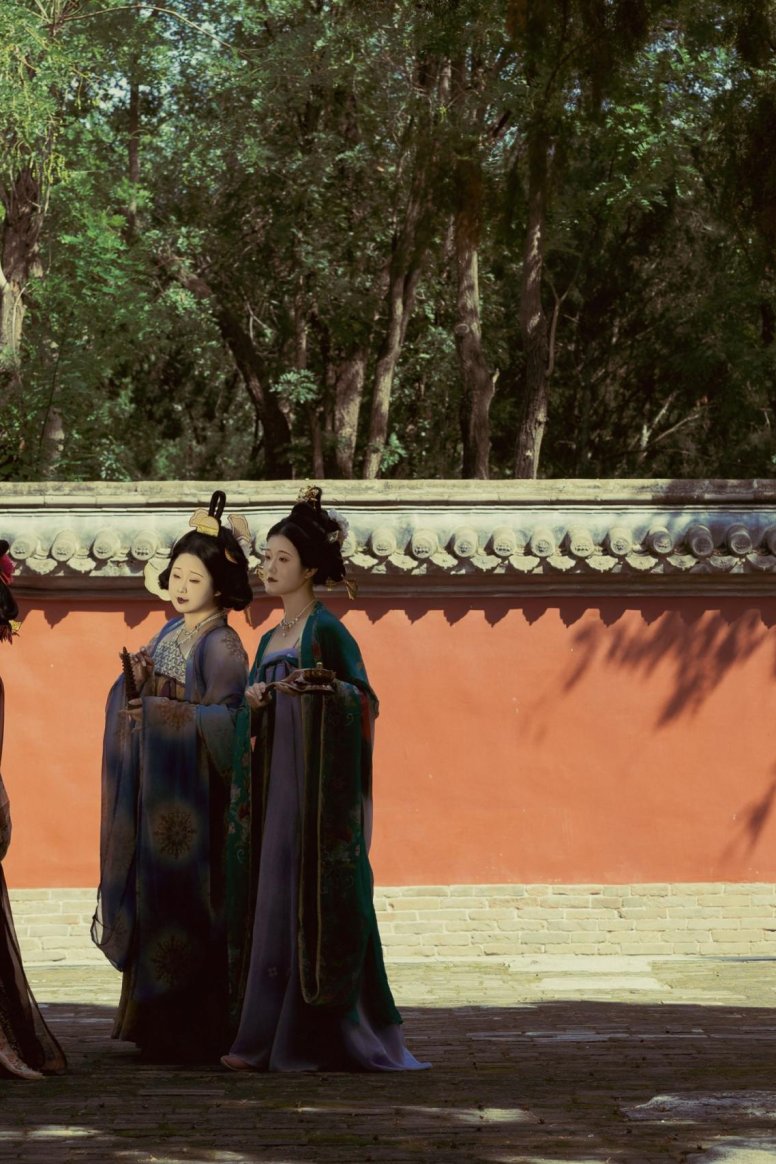 – 《秋游古寺》[27P]