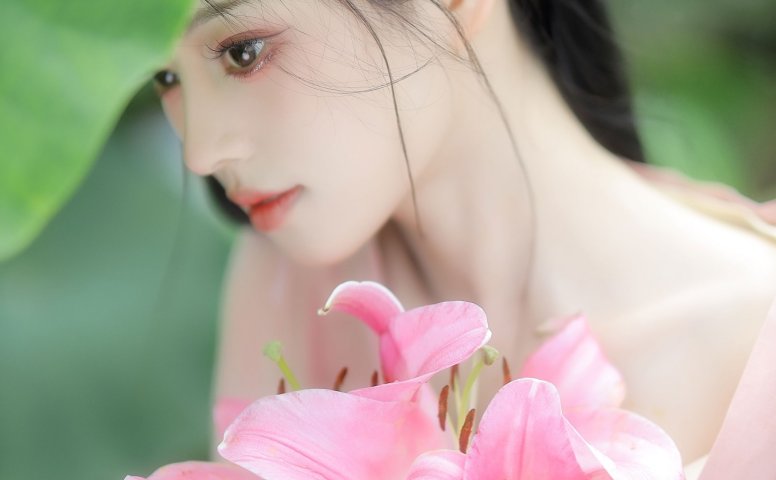 乔乔不说话 – 《荷中花》[9P]