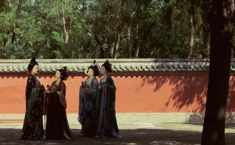 – 《秋游古寺》[27P]